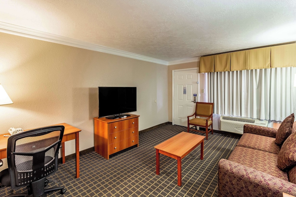 Motel 6 Alvin TX - photo 4