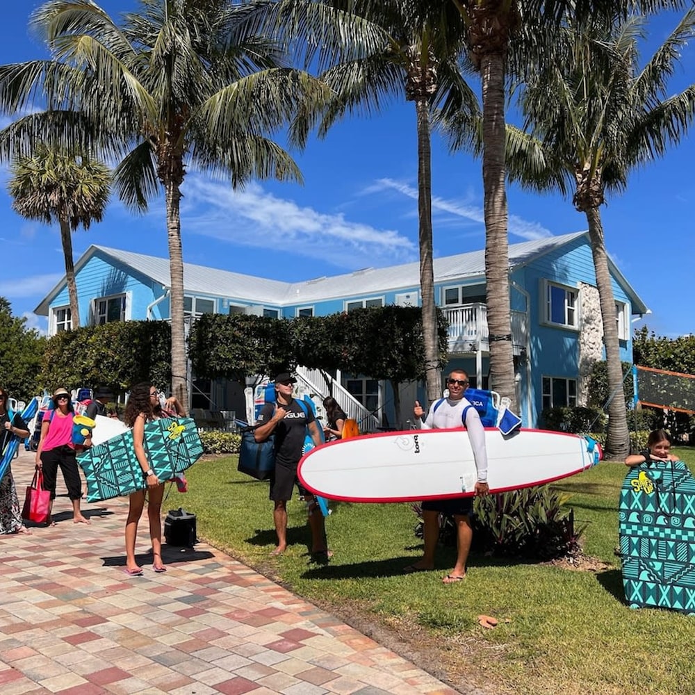 Sandy Shores 2BR Beach Getaway and Surf Spot in Fort Pierce, United States