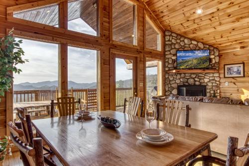 Mountains 4 Miles Panoramic Views Hot Tub & Fire Pit near Pigeon Forge - photo 14