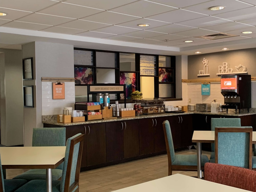 Hampton Inn Cumming - photo 9