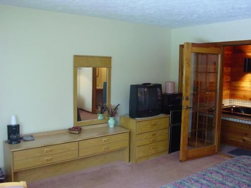 Woodland Motor Lodge - photo 34