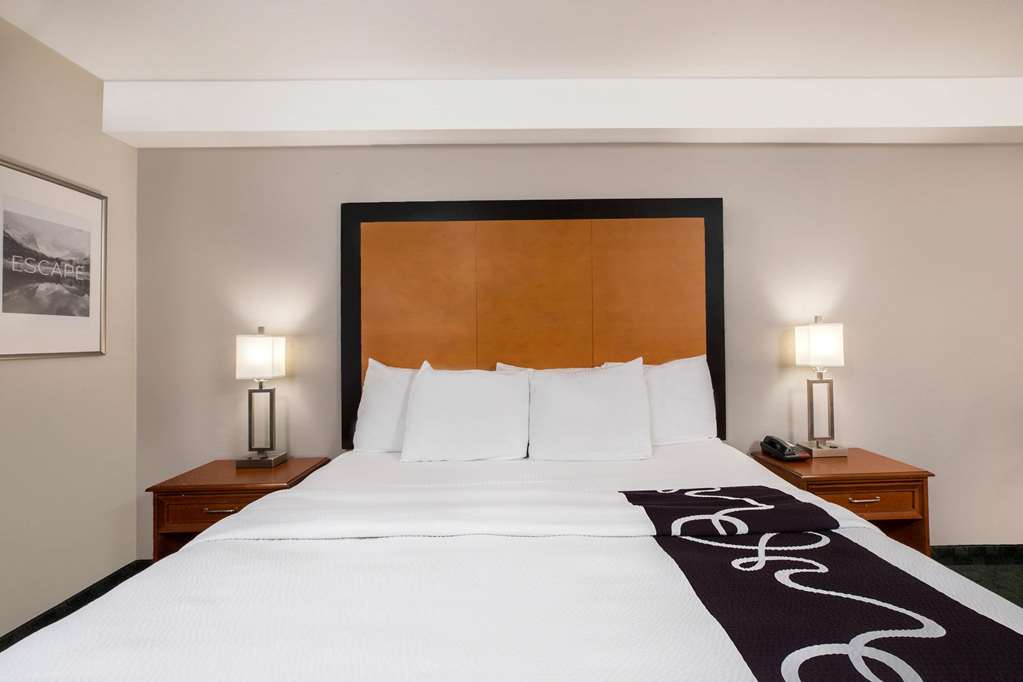 La Quinta Inn by Wyndham Everett - photo 13