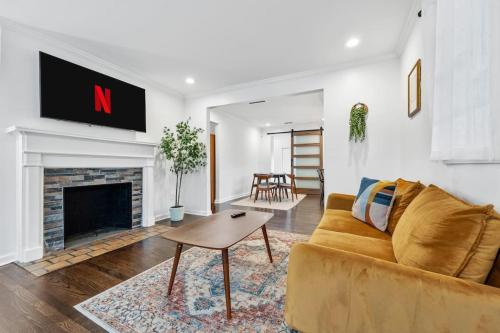 Modern Boho with 5BD 2BR Sleeps 10 in Atlanta, United States