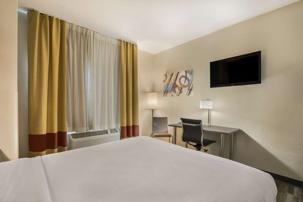 MainStay Suites Joliet I 80 - photo 20