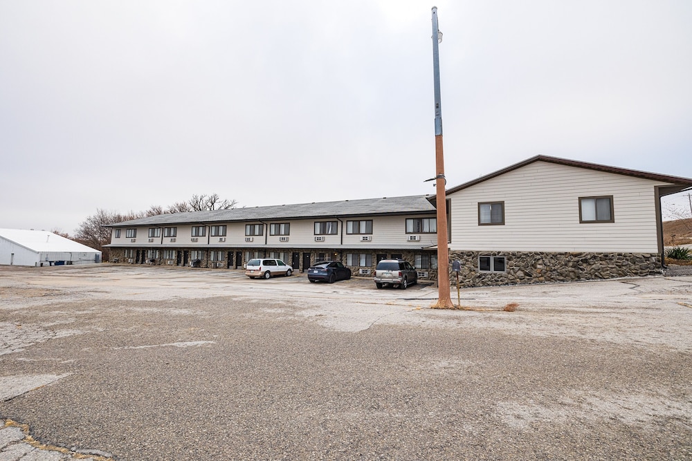 Harlan Inn and Suites - photo 60