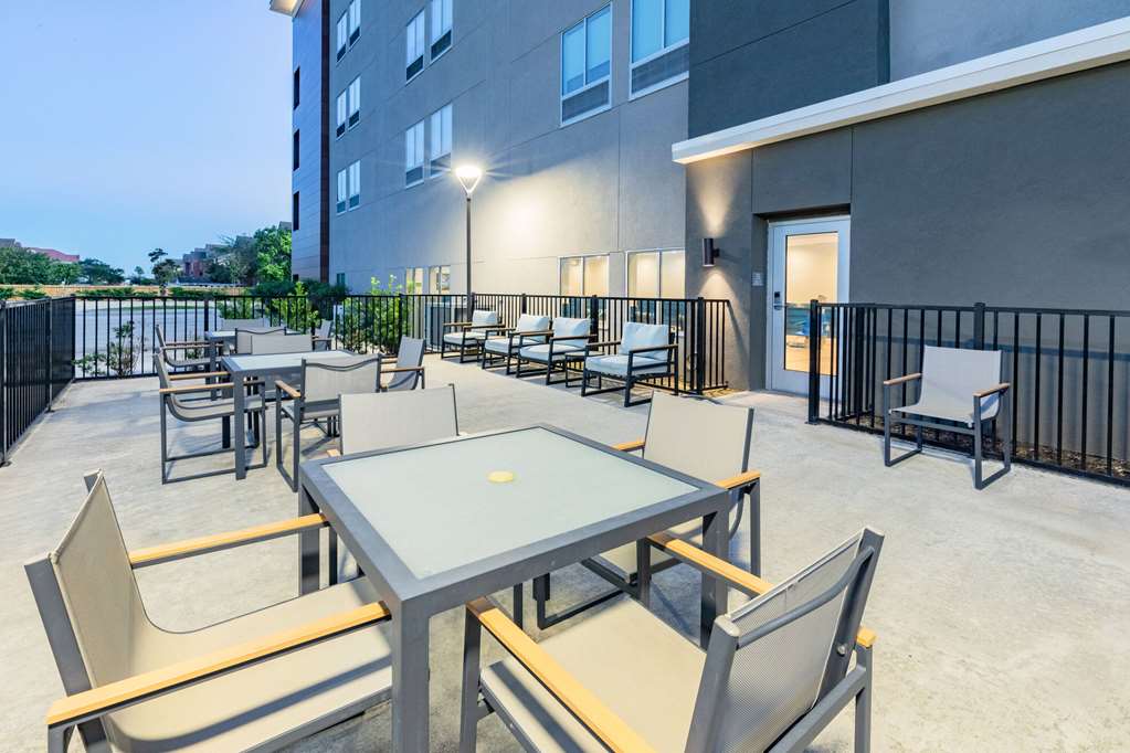 La Quinta Inn & Suites by Wyndham Texas City I 45 - photo 27