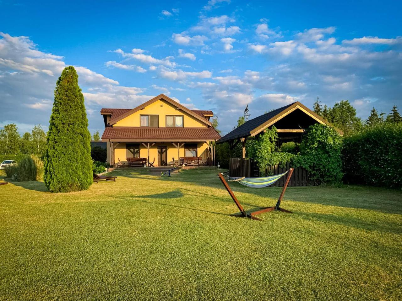 Prosportowek Powidz Dom Blizniak Nad Jeziorem Z Duzym Ogrodem — hotel in Powidz
