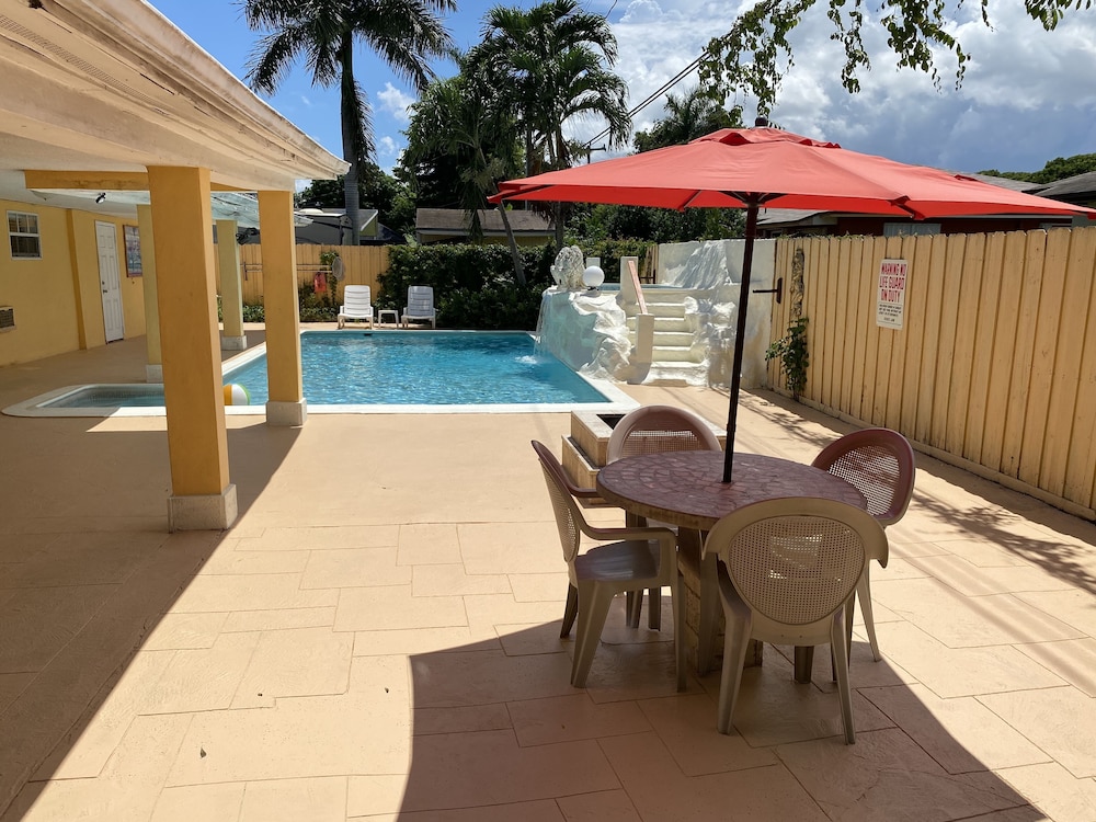 Andy Resort - carbon neutral hotel in Cutler Bay