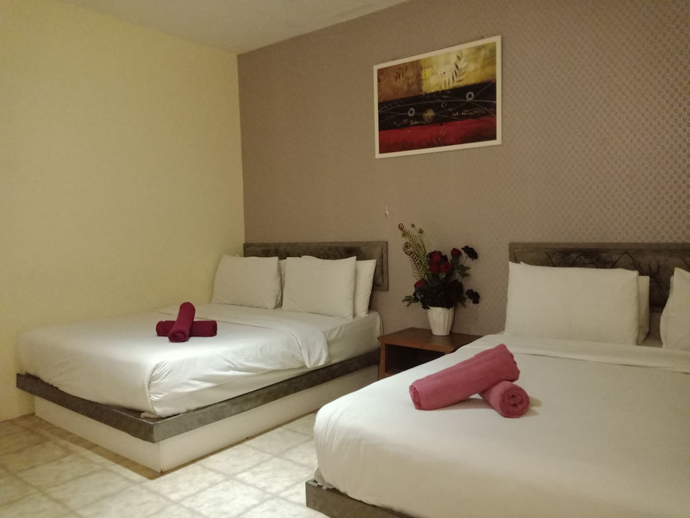 Hotel 77 — Serendah — photo 4