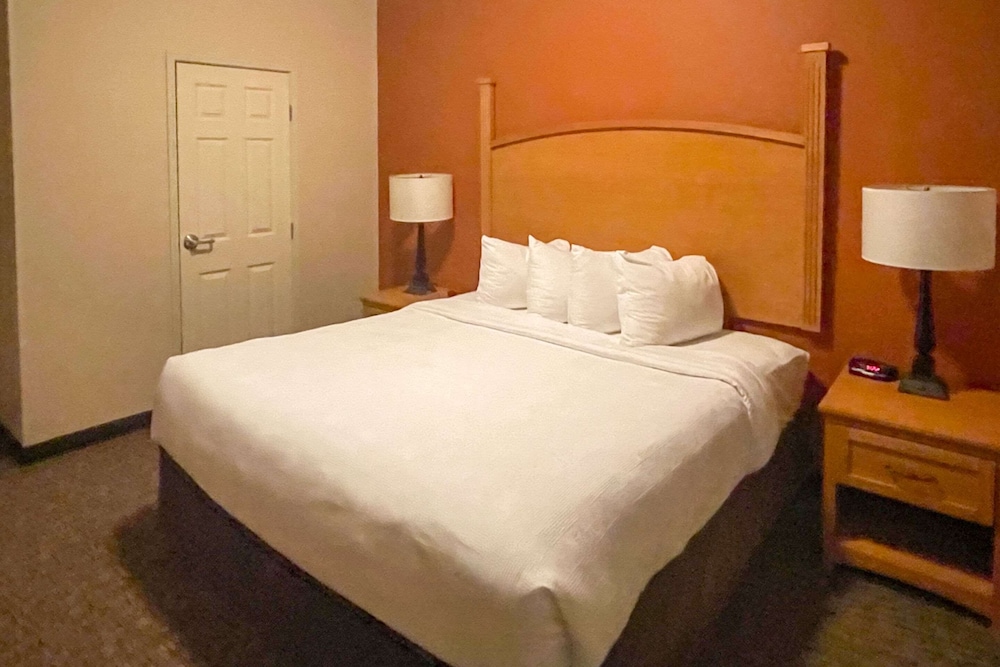MainStay Suites Sidney Medical Center - photo 12