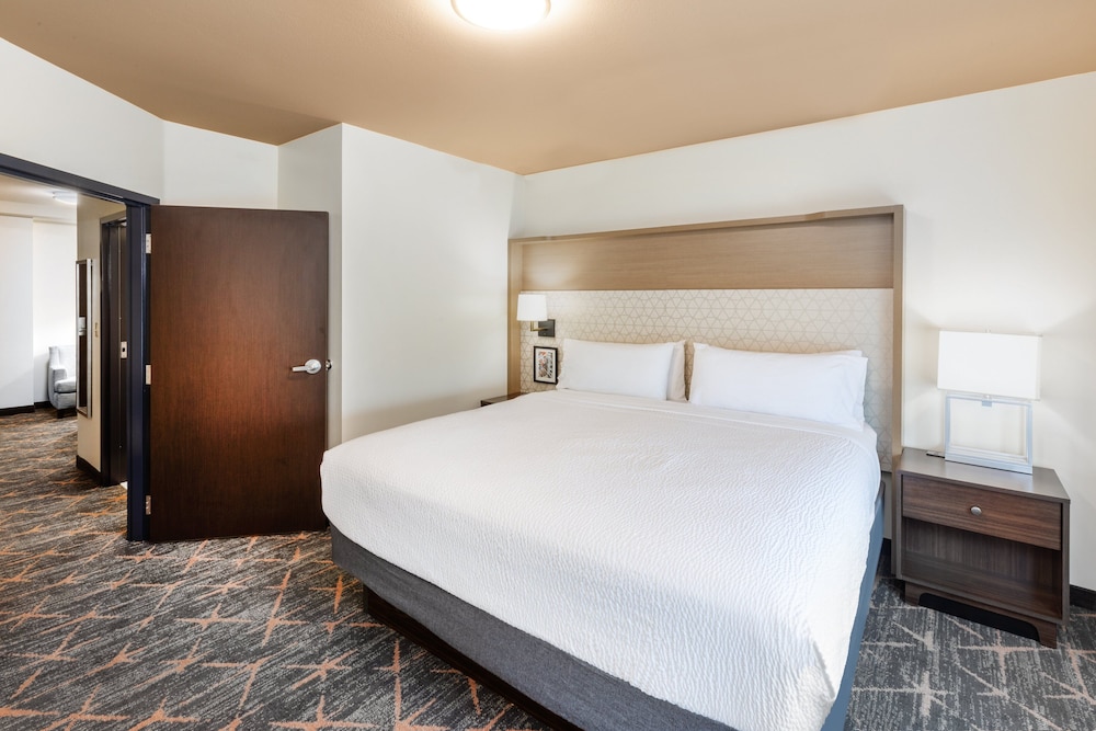 Holiday Inn Hotel & Suites Tulsa South by IHG - photo 10