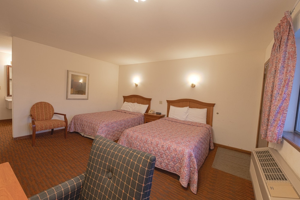 Harlan Inn and Suites - photo 31