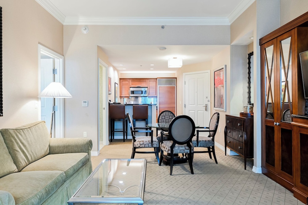 StripViewSuites at Signature - photo 140