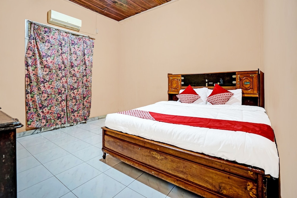 OYO 3205 Penginapan Mikial Ismi Kayuagung Syariah — hotel in Kayu Agung