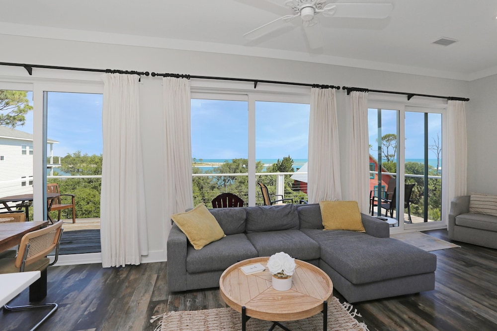 Fisherman's Cove by Pristine Properties Vacation Rentals — 4-Star Luxury Hotel in Port Saint Joe, United States