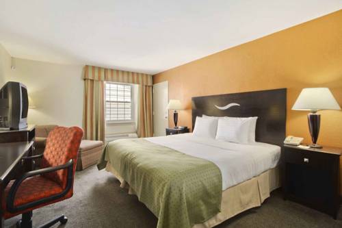 Days Inn By Wyndham Shelburne Burlington - photo 4