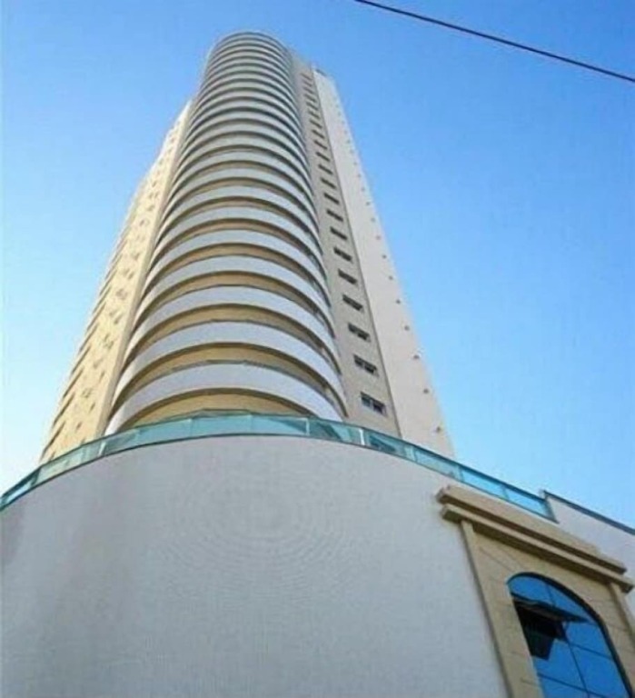 Linda Vista Um apartamento por andar 3 Suítes 2 Garagens
