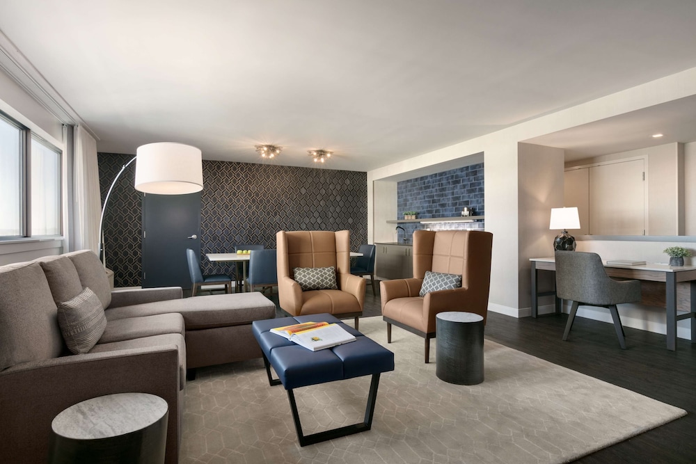 DoubleTree by Hilton Canton Downtown - photo 21