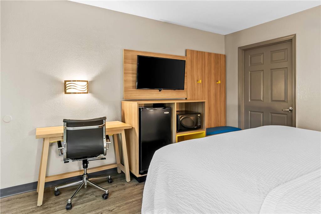 Days Inn by Wyndham Simpsonville - photo 24