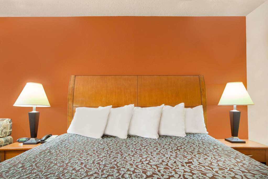 Days Inn by Wyndham Centerville - photo 11