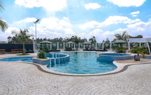 Cozy Two BR Apartment in Tatu City — 4-Star Luxury Hotel in Nairobi, Kenya
