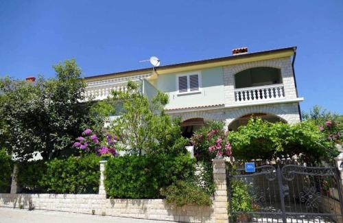 Apartments with parking space Palit Rab 22562 — 4-Star Luxury Hotel in Rab, Croatia