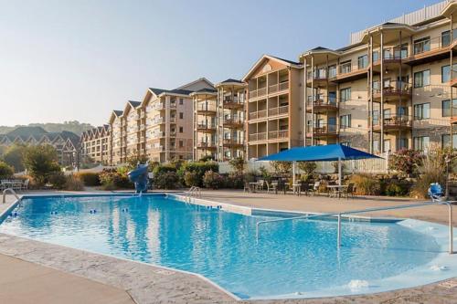Family and Friend Retreat in a 2BD condo with access to all resort amenities — hotel near Branson Airport