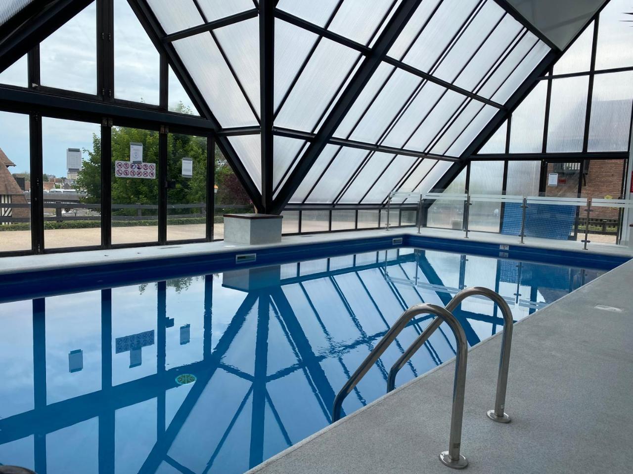 Le Van Gogh Yourhosthelper — 4-Star Luxury Hotel in Deauville, France