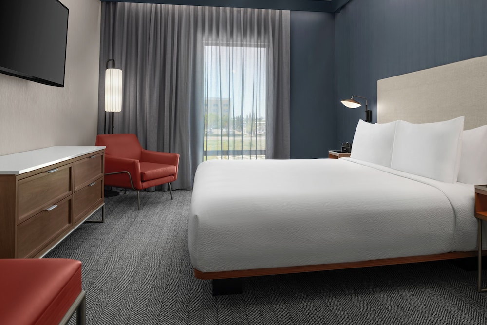 Courtyard by Marriott Modesto North - photo 7