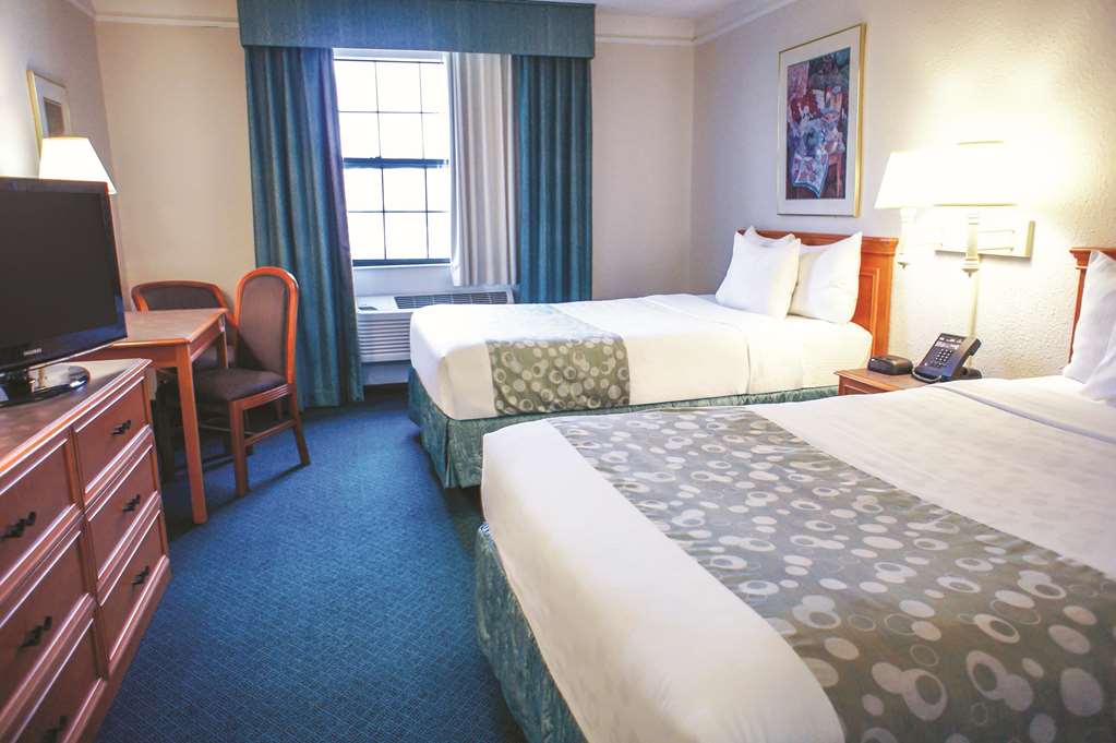 La Quinta Inn by Wyndham Moline Airport - photo 11