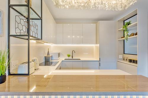 Hyde Park Sandton Luxury 2BR Top Floor — 4-Star Luxury Hotel in Johannesburg, South Africa