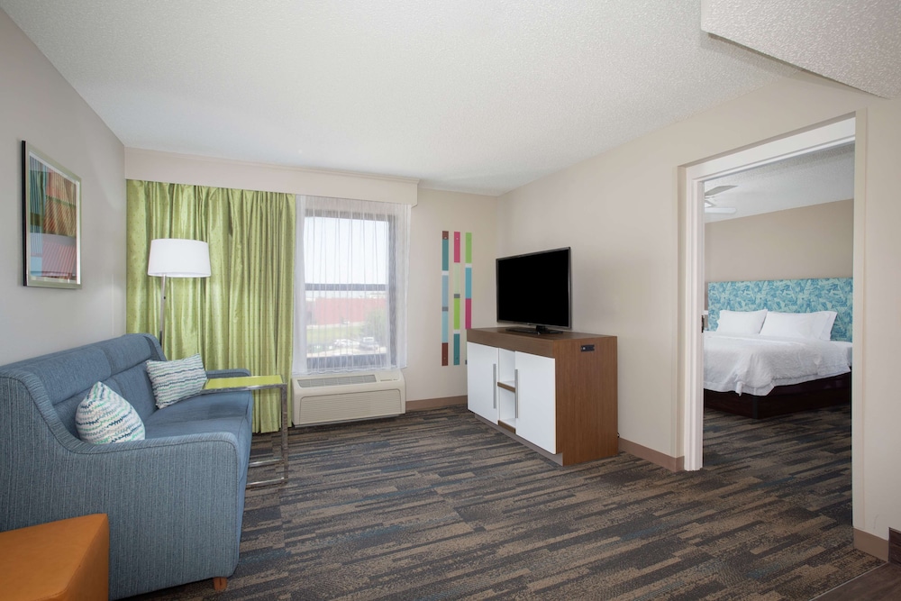 Hampton Inn & Suites Kansas City Merriam - photo 24