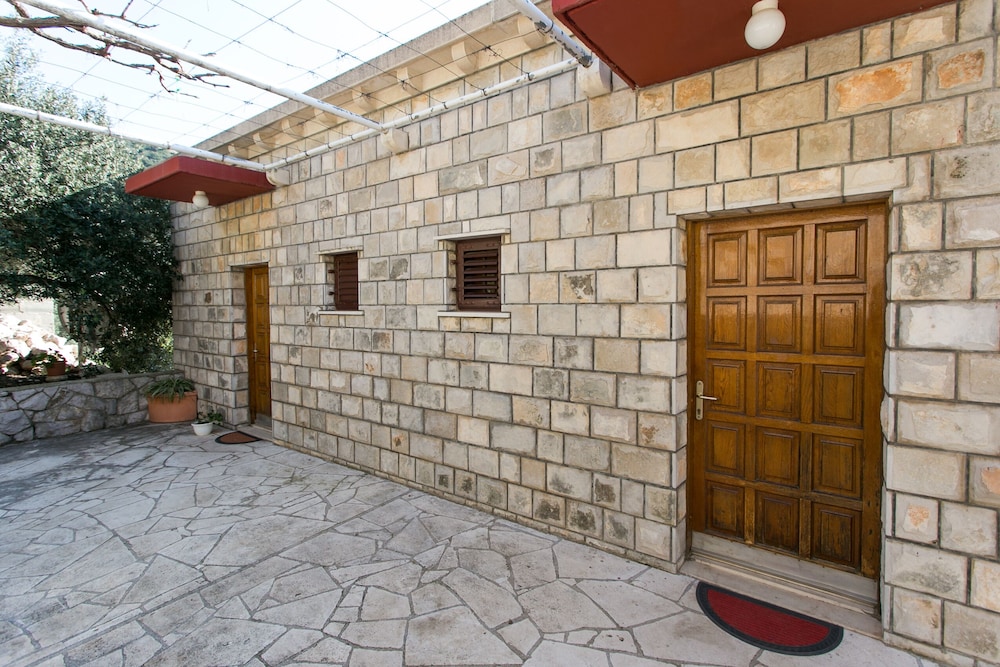 Primary image