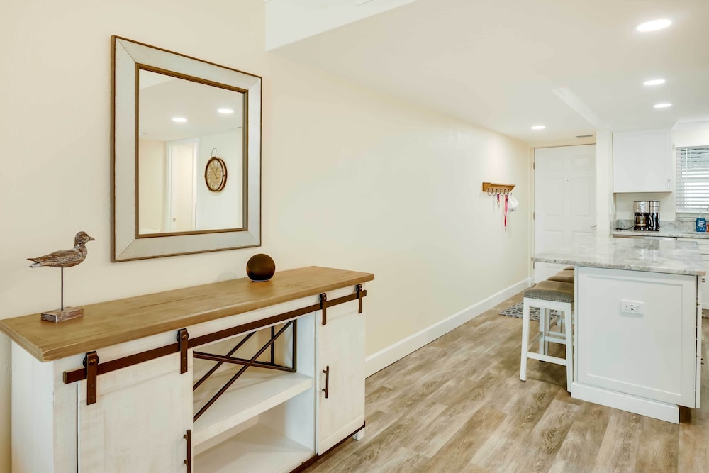 Oceanfront Retreat w Beach & Resort Access - photo 14