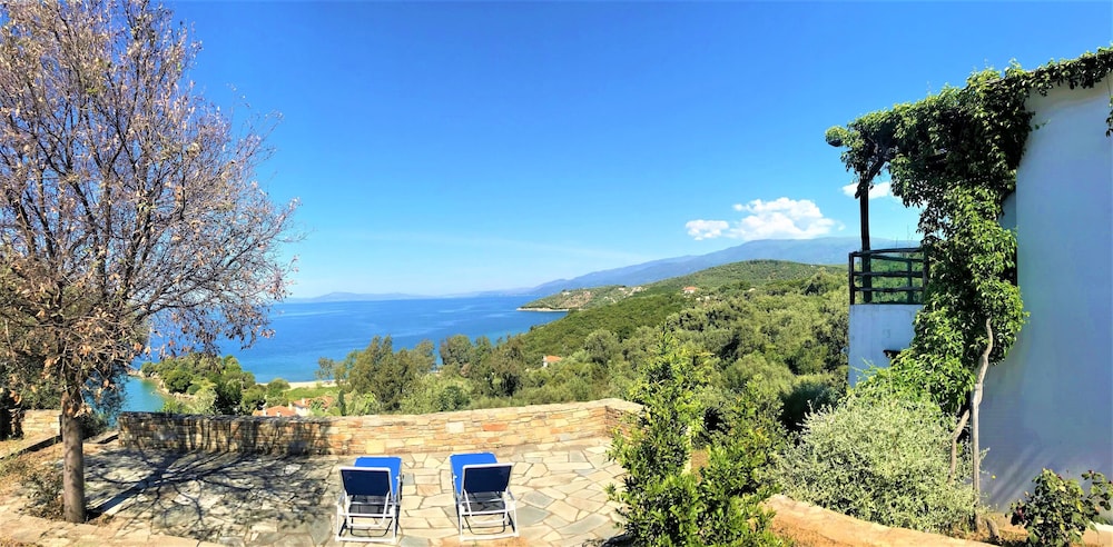 Traditional Luxury House Kedavros — 4-Star Luxury Hotel in Volos, Greece