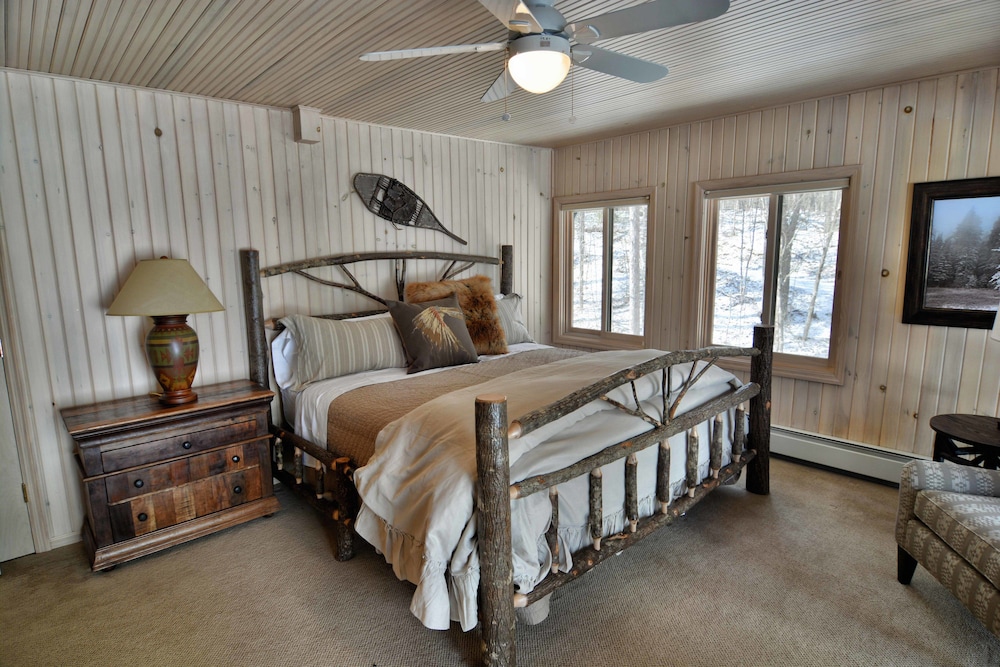 Serenity On Lake Owen 5 Bedroom Hotel Room by RedAwning - photo 5