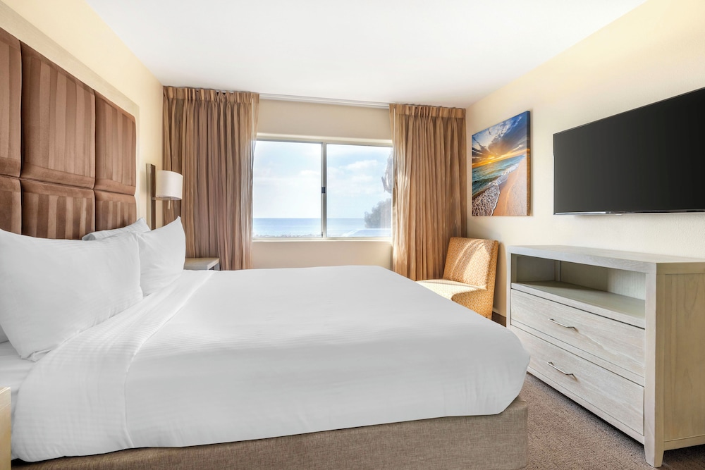 Hilton Vacation Club Riviera Beach & Shores CA - photo 13