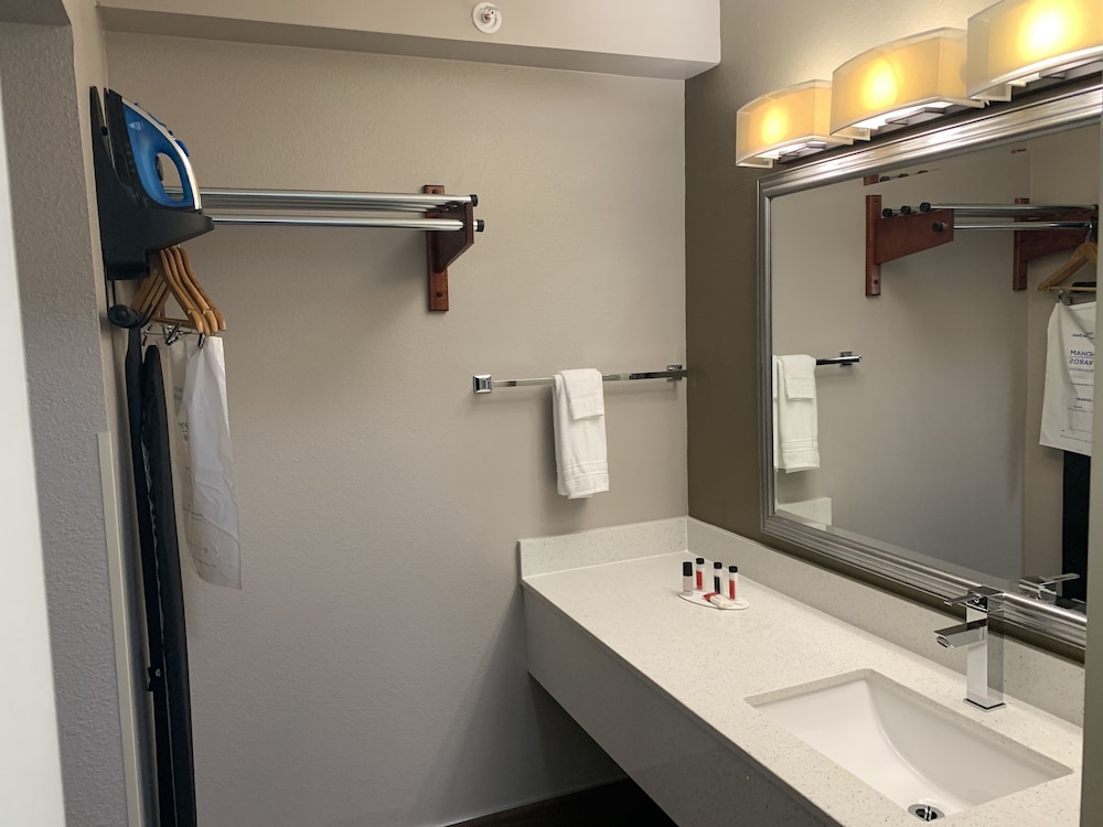 Super 8 by Wyndham Cookeville - photo 12