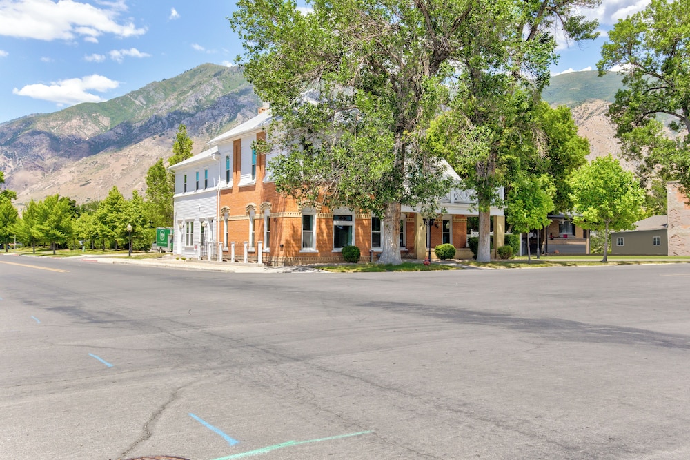 Art City Inn - photo 2