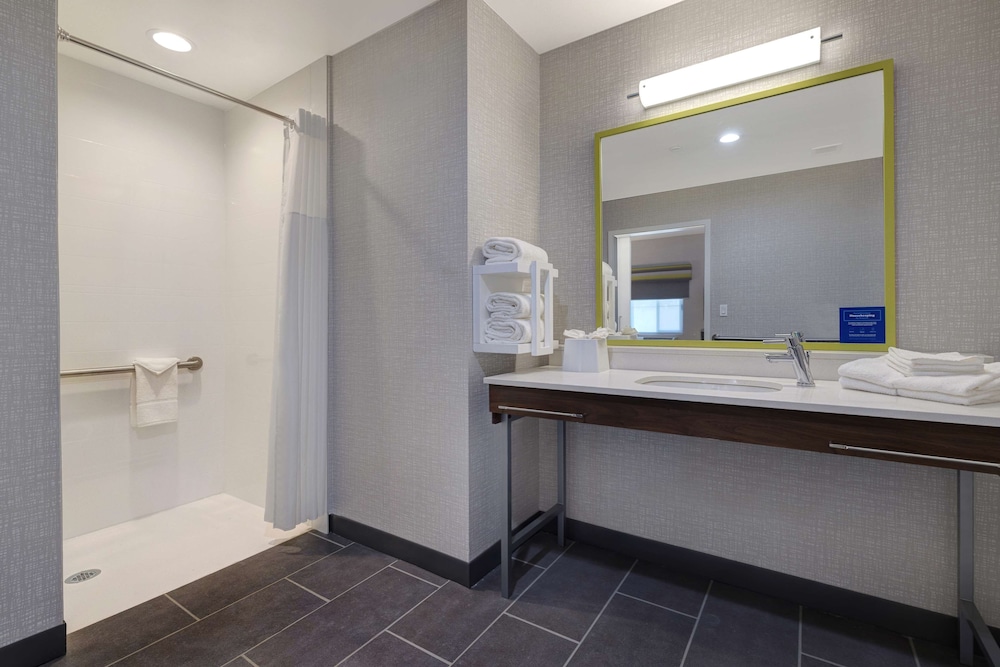 Hampton Inn & Suites by Hilton Marina - photo 29