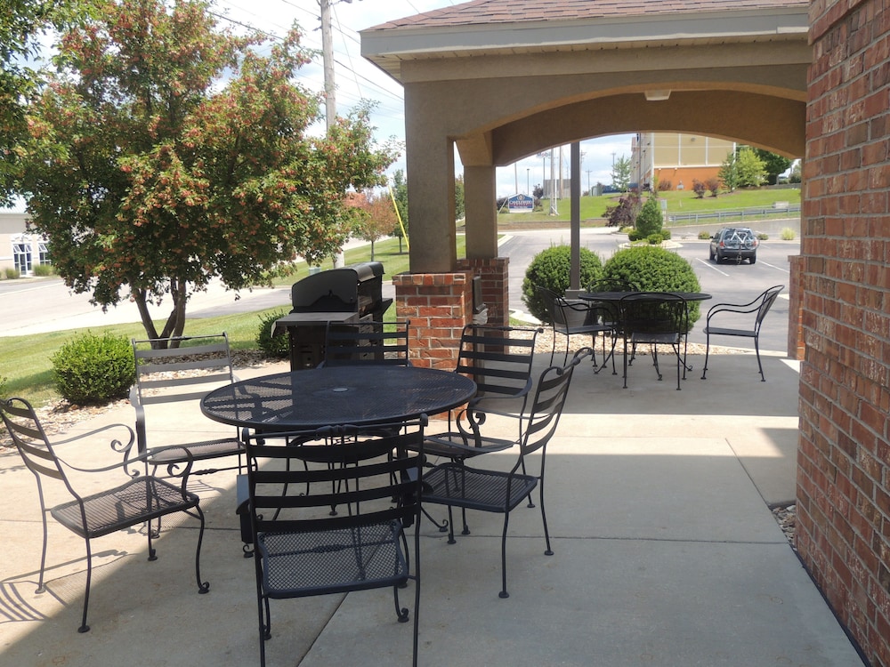 Candlewood Suites St Robert by IHG - photo 15