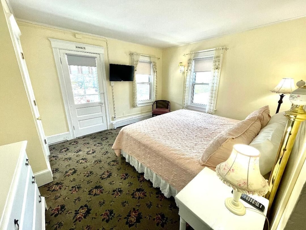 Quaker Inn - photo 13