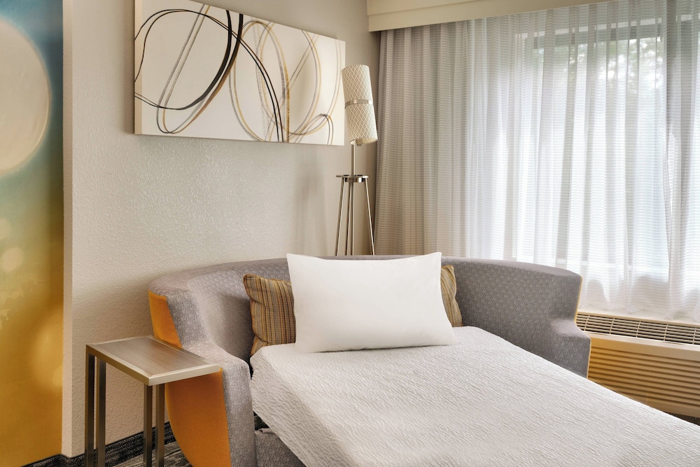 Courtyard by Marriott Charlotte Airport LoSo - photo 10