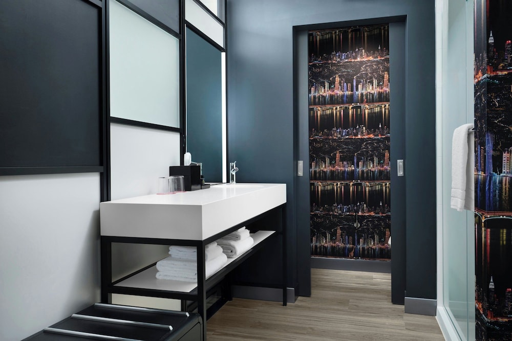 Aloft Waukee - photo 10