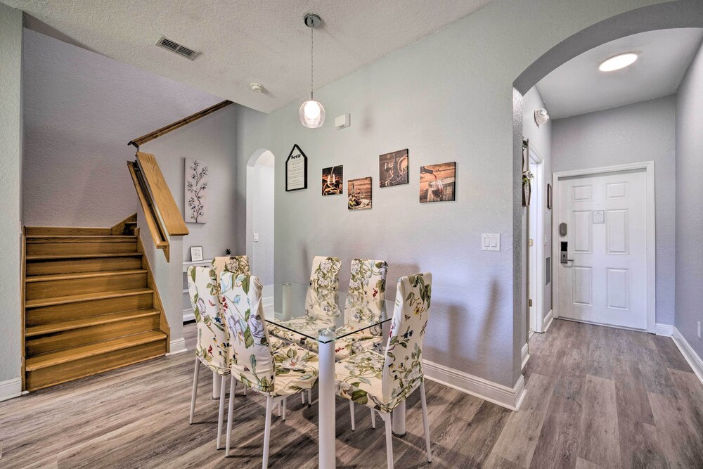 9 Mi to Disney: Sunny Resort Townhome w Patio - photo 6