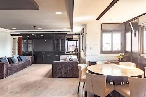O&O Group Deluxe Beachfront 3 BR Penthouse — 4-Star Luxury Hotel in Bat Yam, Israel