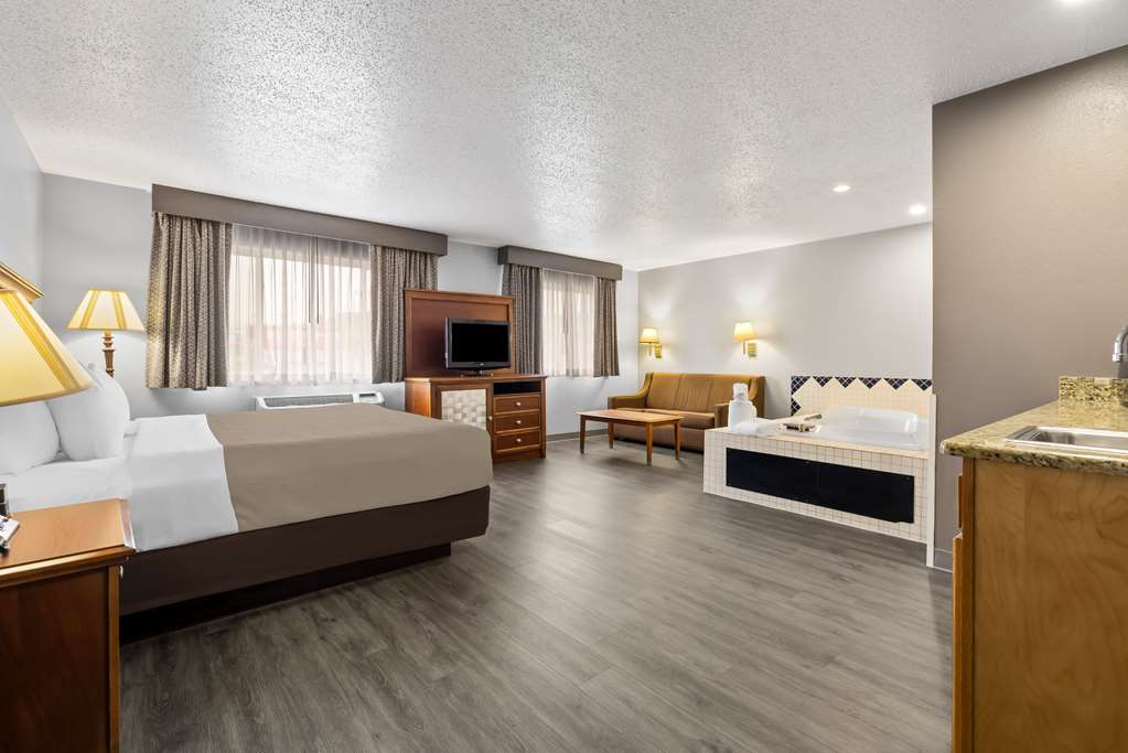 Quality Inn near Monument Health Rapid City Hospital - photo 27