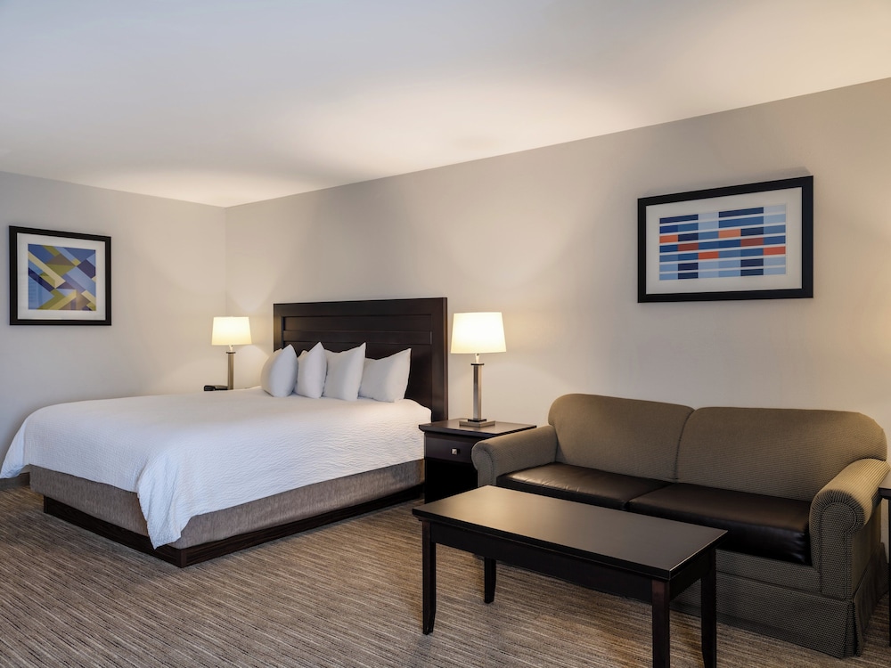 Holiday Inn Express & Suites Chicago Libertyville by IHG - photo 22
