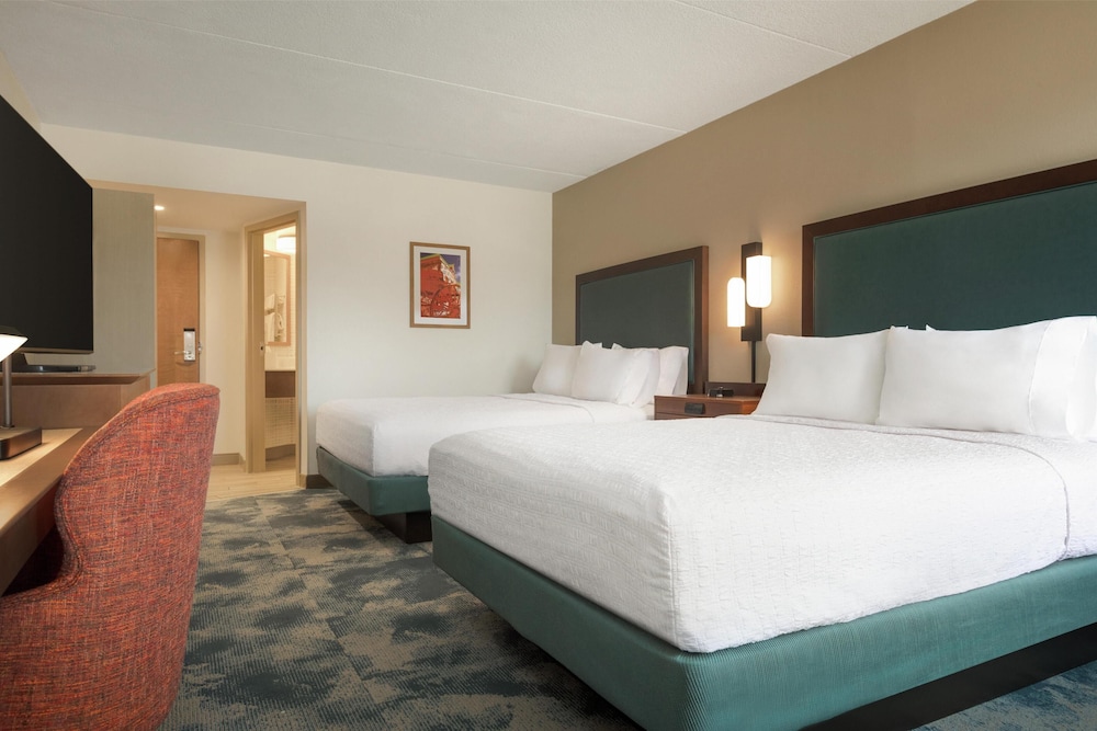 Hampton Inn Lancaster - photo 18