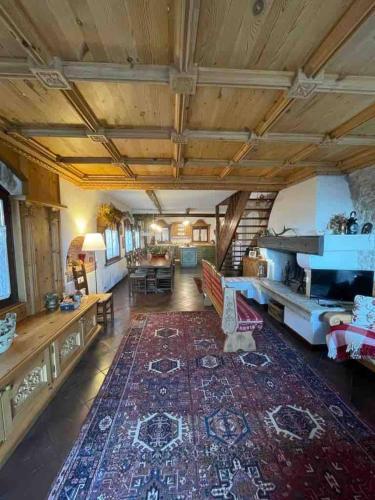 Casa incantevole di Montagna con vista mozzafiato — 4-Star Luxury Hotel in Roana, Italy